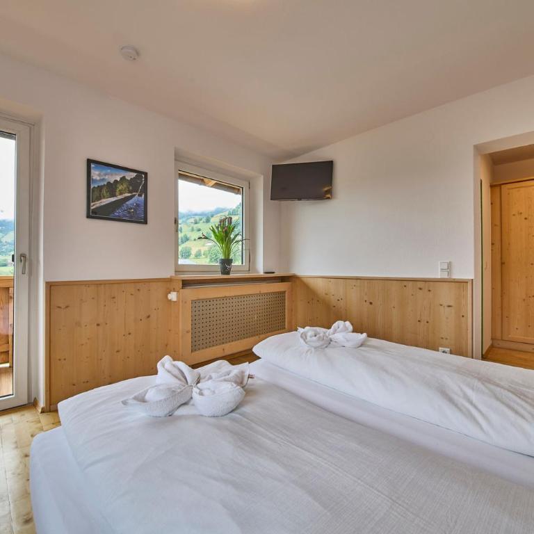 Platzhirsch Rooms - B&B - SELF CHECK-IN - Classic Dreibettzimmer - 6