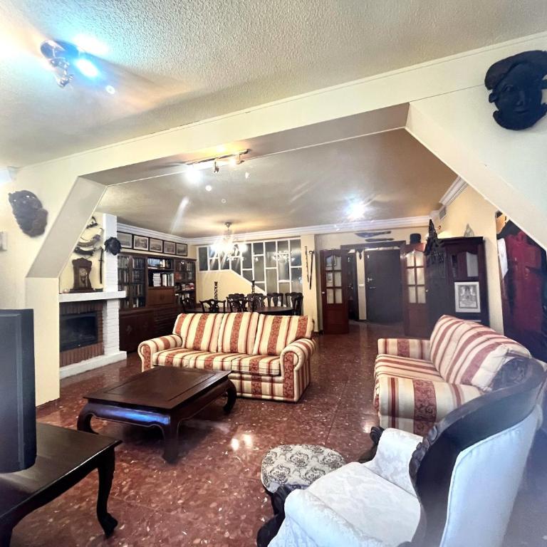 Rentcostadelsol Villa Pinares-Malaga - Villa - 16