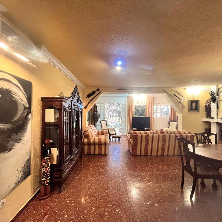 Rentcostadelsol Villa Pinares-Malaga - Villa - 14
