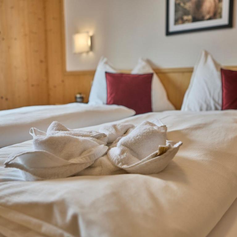 Platzhirsch Rooms - B&B - SELF CHECK-IN - Classic Dreibettzimmer - 1