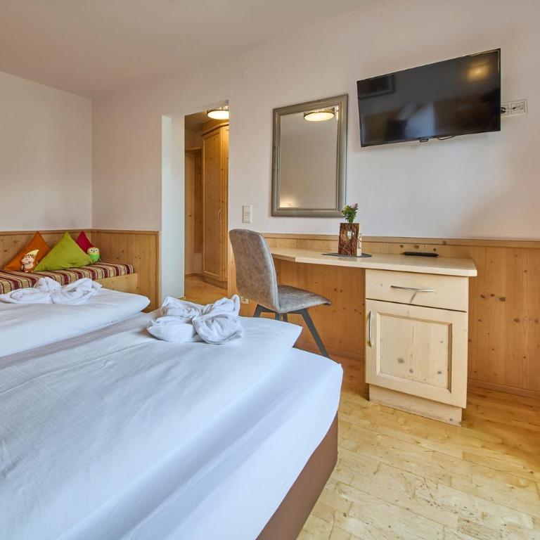 Platzhirsch Rooms - B&B - SELF CHECK-IN - Classic Dreibettzimmer - 6