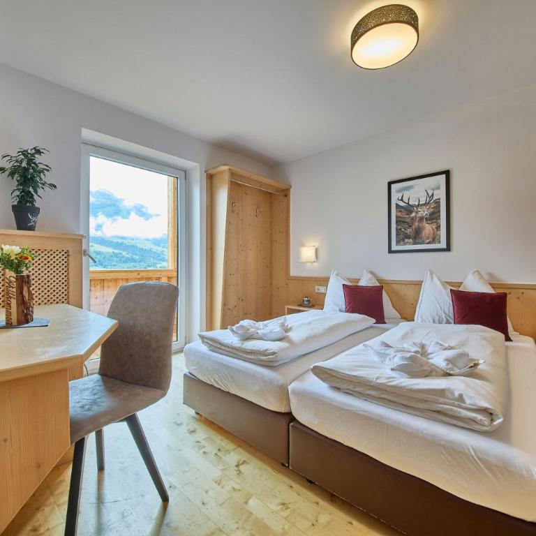 Platzhirsch Rooms - B&B - SELF CHECK-IN - Classic Dreibettzimmer - 3