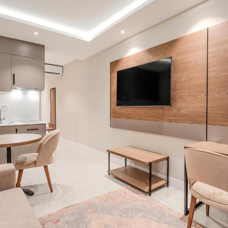 Montenegro Lodge - Family Room with Sea View - 5