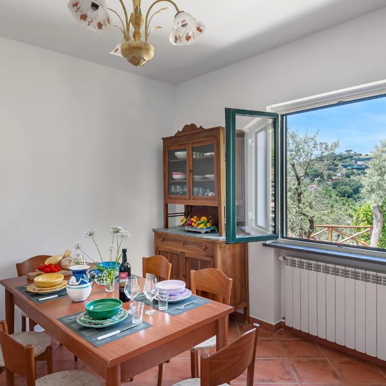 Villa Saretta Amalfi Views Pool & Guest Services by Feeling Italy - Villa - 3