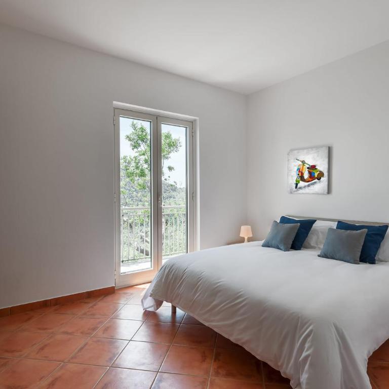 Villa Saretta Amalfi Views Pool & Guest Services by Feeling Italy - Villa - 7