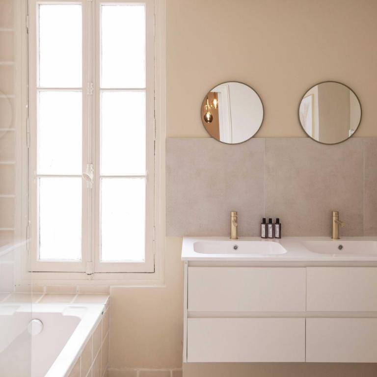 Chic apartment - 5BR-10P - Grenelle-Eiffel Tower - Appartement Deluxe 5 Chambres - 5