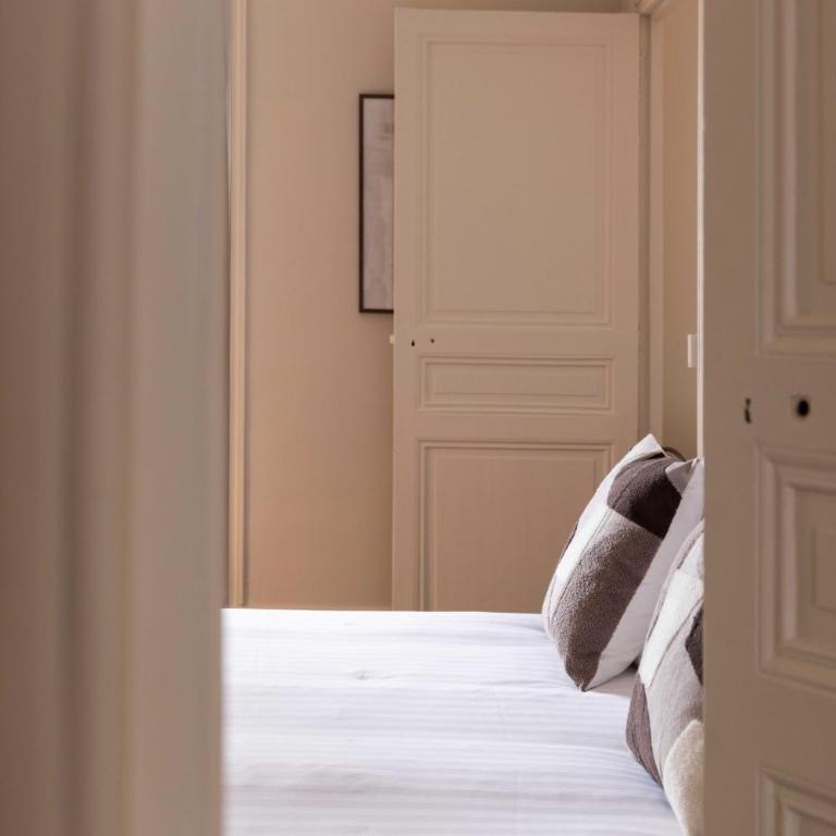 Chic apartment - 5BR-10P - Grenelle-Eiffel Tower - Appartement Deluxe 5 Chambres - 42