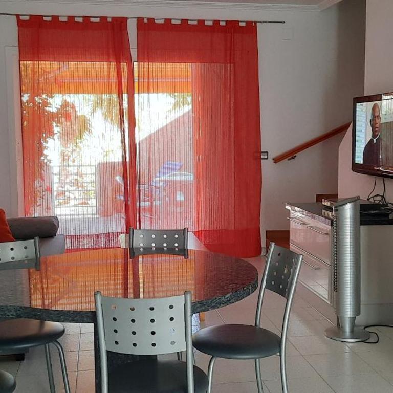 Apartamento dúplex con terraza y parking - Two-Bedroom Apartment - 16