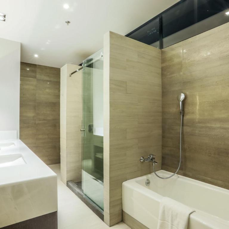 Four Points by Sheraton Puebla - Terrace Suite, Suite, 1 King, City view, Balcony - 5
