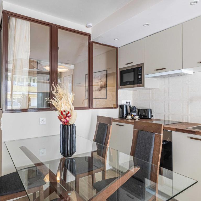 Sunny getaway with balcony and A-C in Antibes - Appartamento - 5
