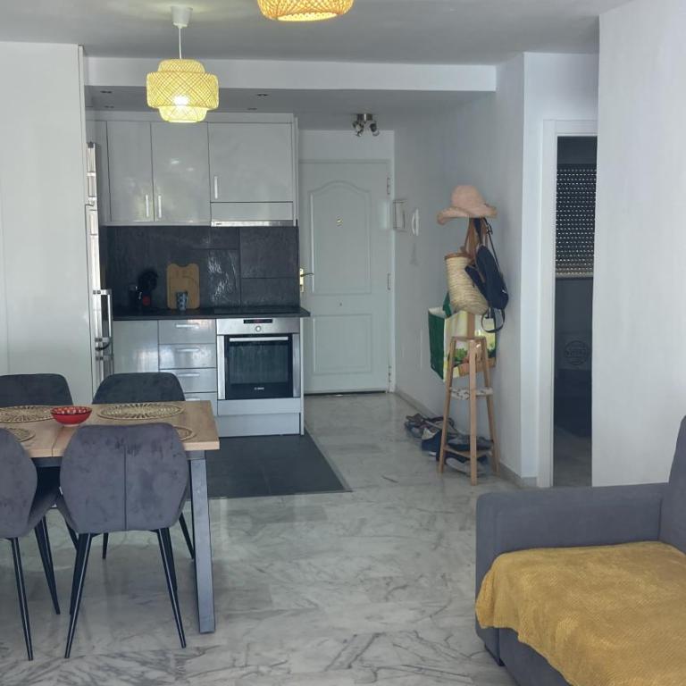 Apartment Carolina with huge terrace - Two-Bedroom Apartment - 15