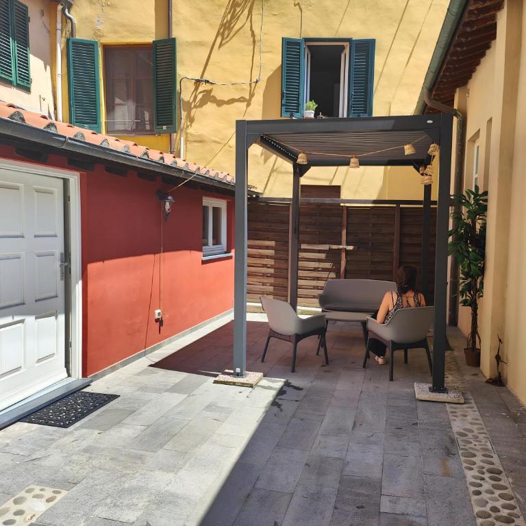 Cortile in centro - Charm Suite Heart of Lucca- 2 SmartTV - Appartamento - 4
