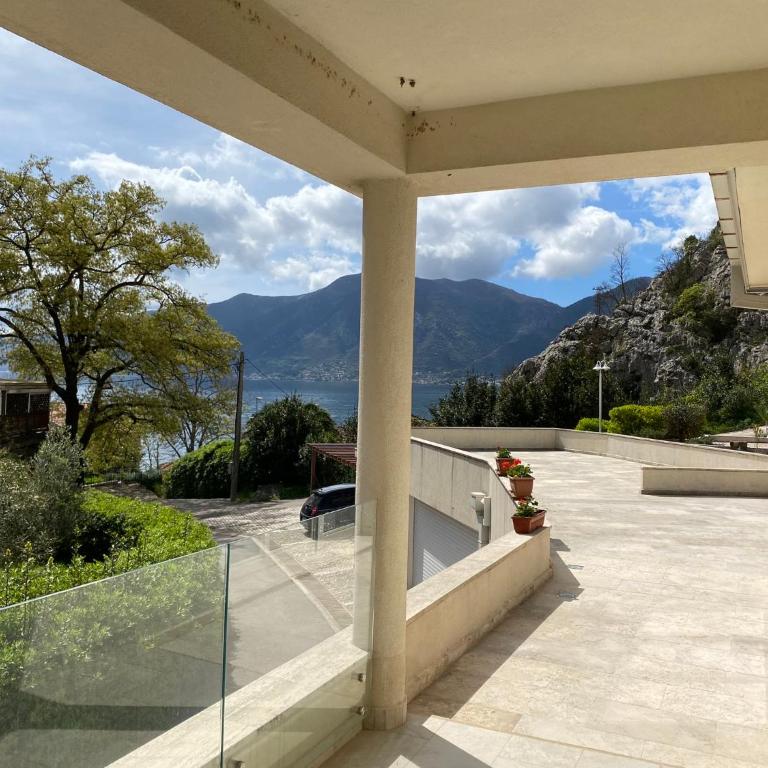 Olea Apartments Orahovac - Three-Bedroom Apartment with Sea View - 11