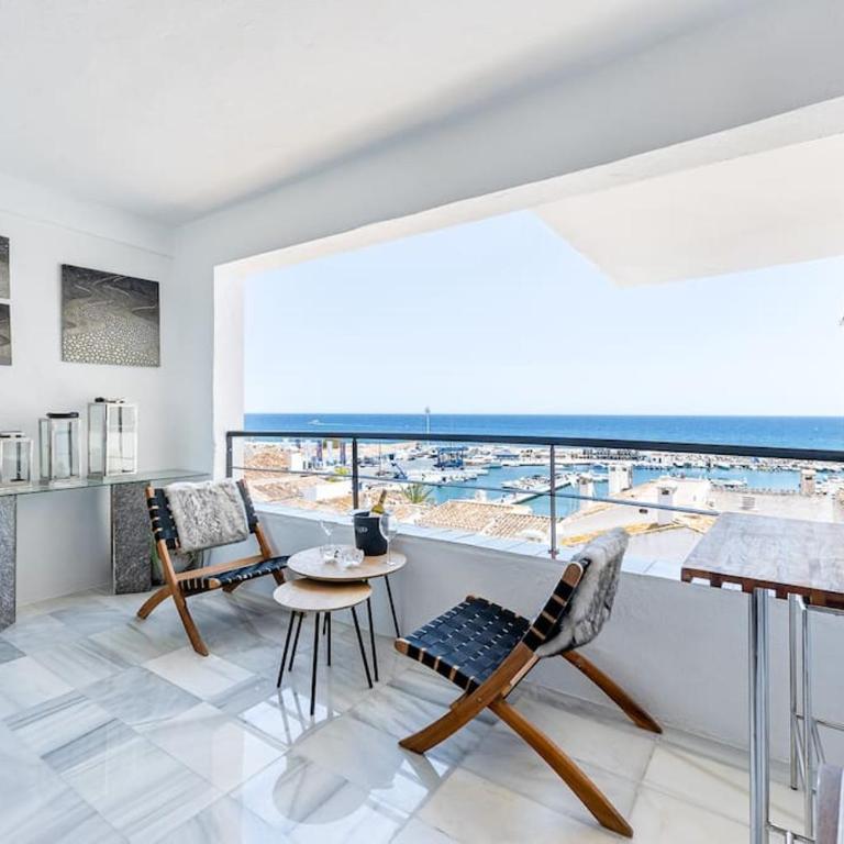 Modern 3 bedroom in Puerto Banus with sea views - Three-Bedroom Apartment - 1
