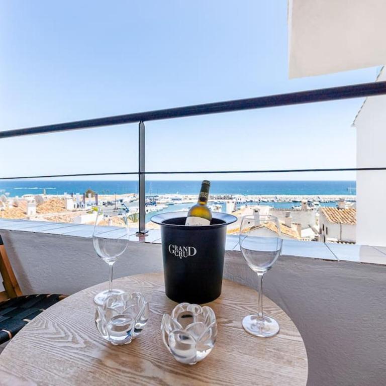 Modern 3 bedroom in Puerto Banus with sea views - Three-Bedroom Apartment - 27