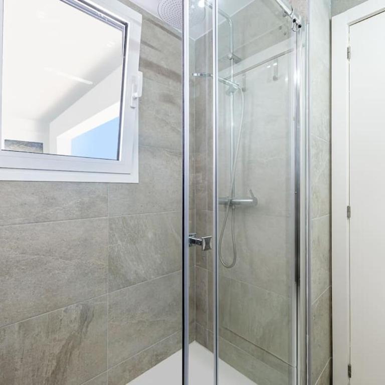 Modern 3 bedroom in Puerto Banus with sea views - Three-Bedroom Apartment - 9