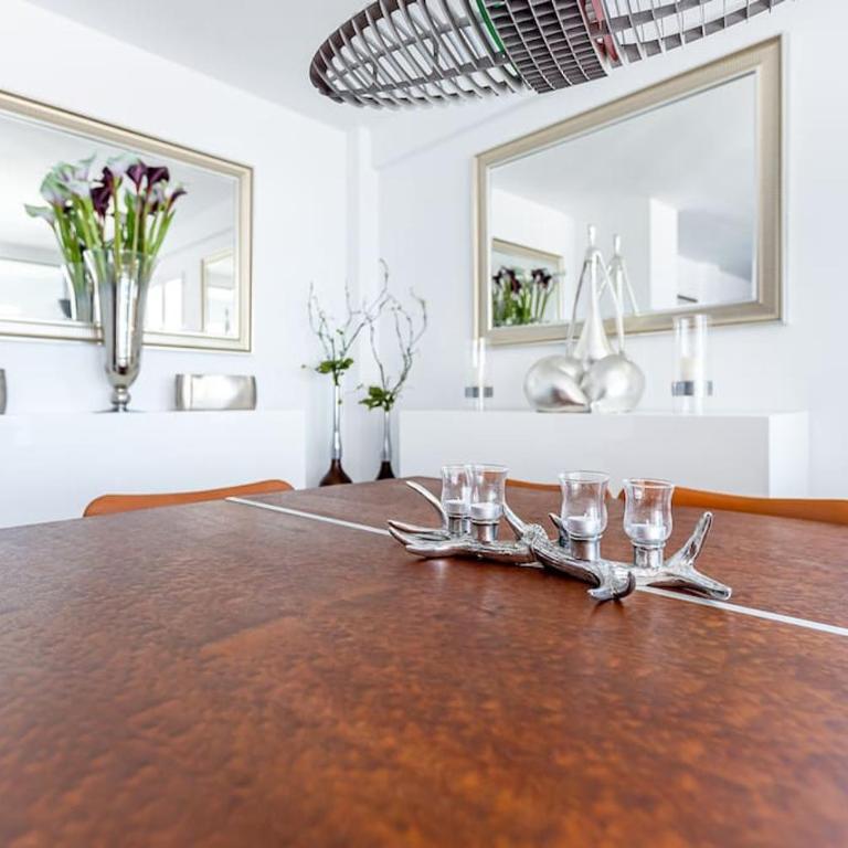 Modern 3 bedroom in Puerto Banus with sea views - Three-Bedroom Apartment - 20