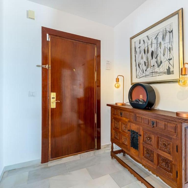 Modern 3 bedroom in Puerto Banus with sea views - Three-Bedroom Apartment - 16