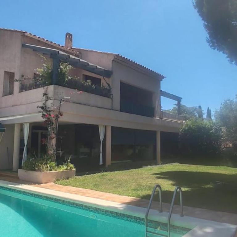 Villa Serrane - Appartement avec accès piscine - Appartement - 40