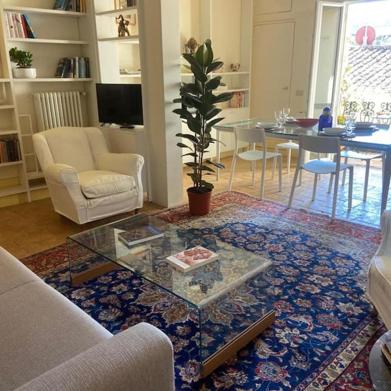 Spacious apartment steps from Piazza Santa Croce, Florence, with balcony - Appartamento con 1 Camera da Letto - 3