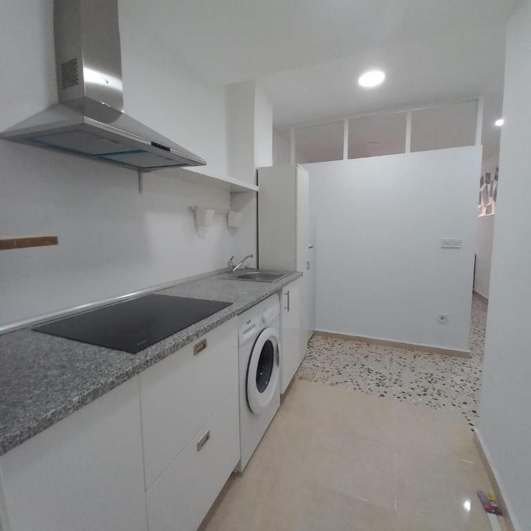 Alicante Centro - One-Bedroom Apartment - 6