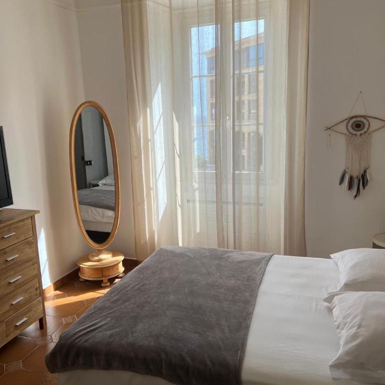 Le Laetitia - appartement de charme dans la vieille ville avec vue mer - Appartement 2 Chambres - Vue sur Mer - 1