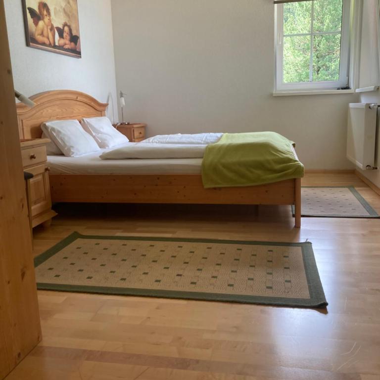 Familien & Wander-Pension Purkhardt - Familienzimmer mit Dusche - 1