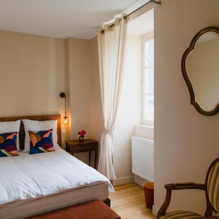 Chambres d'hôte - Maison des écrivains - 50 m de la cathédrale et place des jacobins - Chambre Simple Deluxe - 11