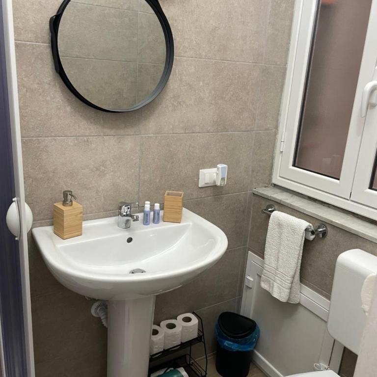 Maison L'amuri - Single Room with Private External Bathroom - 4