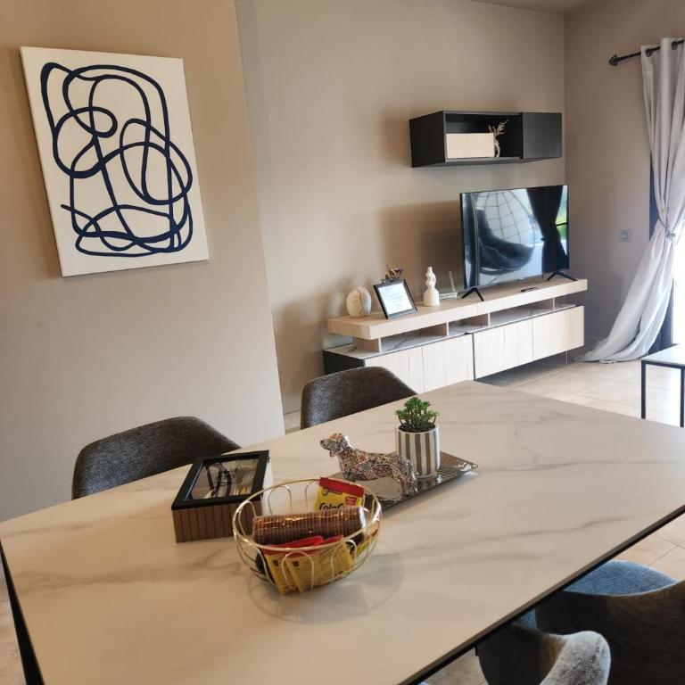 Bajo con vistas a la piscina en Valle del Este Golf - Apartamento - Planta baja - 47