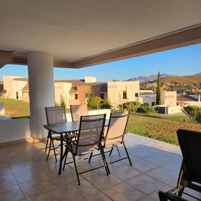 Bajo con vistas a la piscina en Valle del Este Golf - Apartamento - Planta baja - 2
