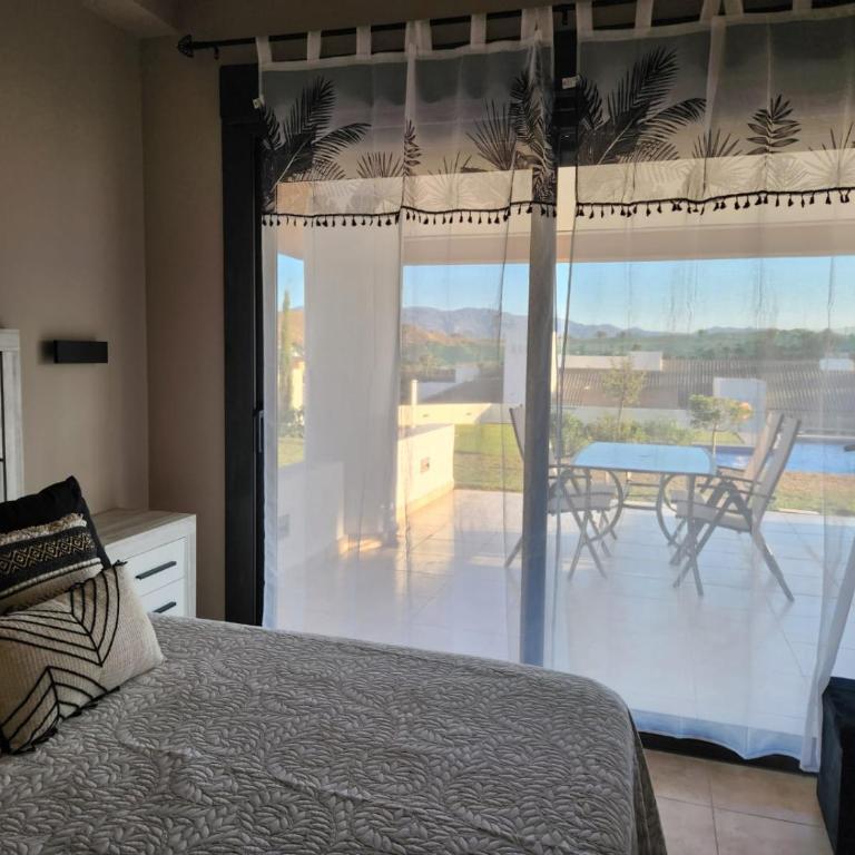 Bajo con vistas a la piscina en Valle del Este Golf - Apartamento - Planta baja - 75