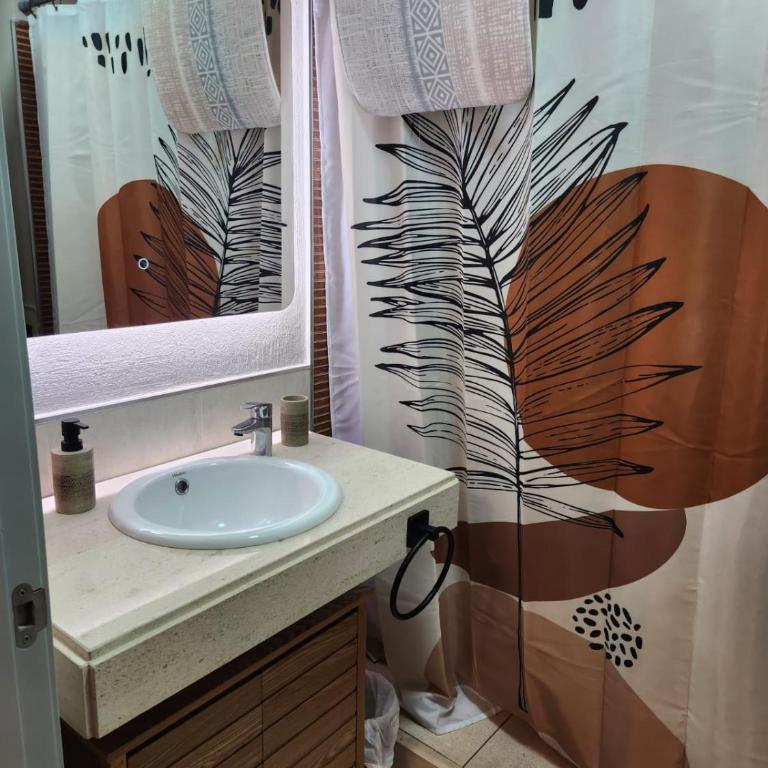 Bajo con vistas a la piscina en Valle del Este Golf - Apartamento - Planta baja - 77