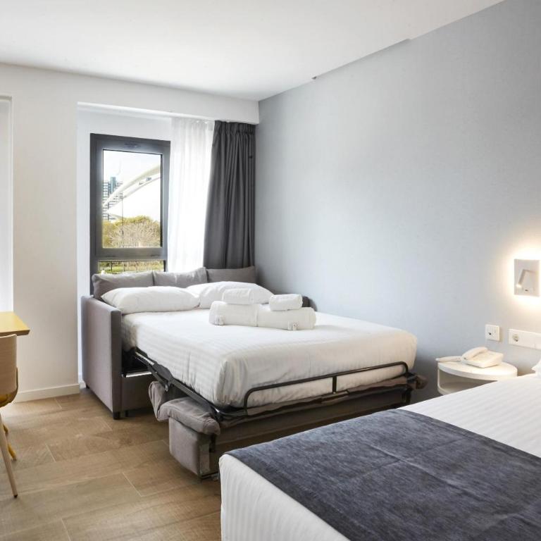 Sercotel Valencia Alameda 41 - Family Room (2 Adults + 1 Child) - 10