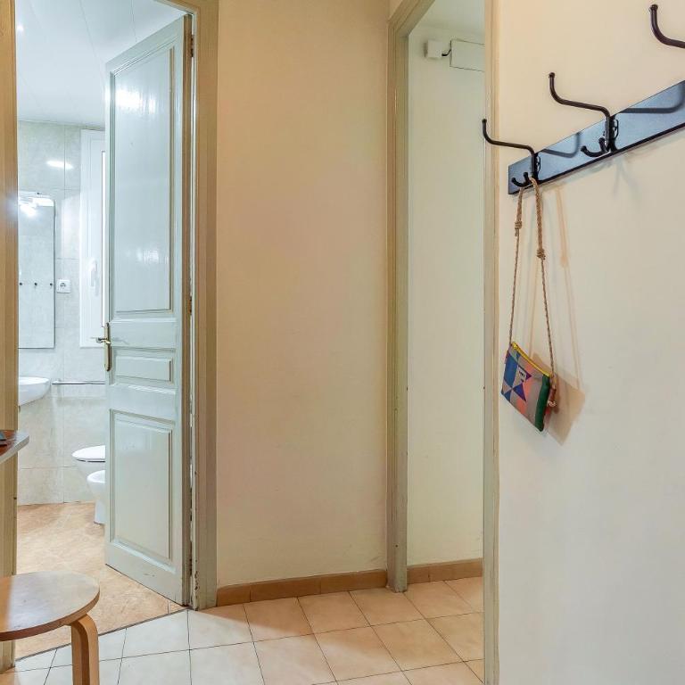 Canela Homes BARCELONA LESSEPS - Three-Bedroom Apartment - 20