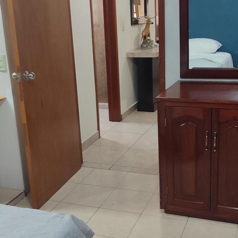 Casa completa a minutos de la playa en auto - Three-Bedroom House - 17