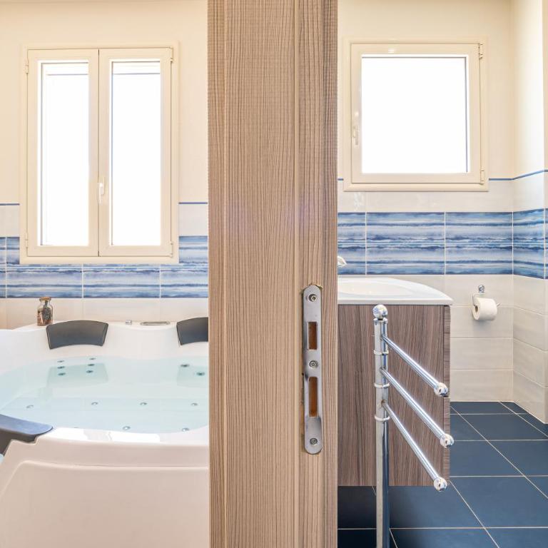 Dei del Mare Boutique Rooms - Suite Deluxe con Vasca Idromassaggio - 14
