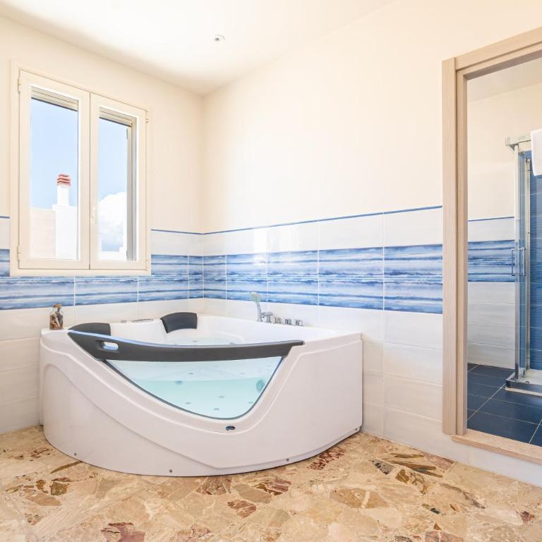 Dei del Mare Boutique Rooms - Suite Deluxe con Vasca Idromassaggio - 13
