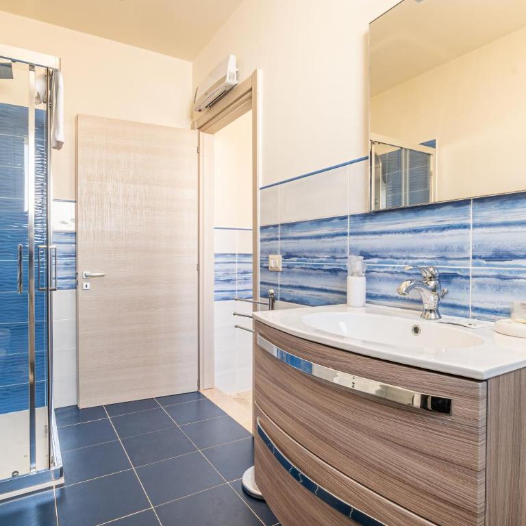 Dei del Mare Boutique Rooms - Suite Deluxe con Vasca Idromassaggio - 16