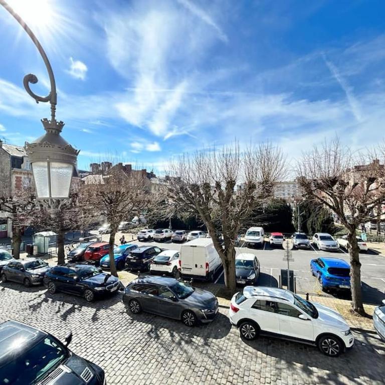 Reims - Place du forum spacieux T2 au centre-ville - Appartamento con 1 Camera da Letto - 2