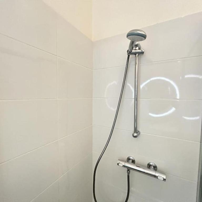 Reims - Place du forum spacieux T2 au centre-ville - Appartamento con 1 Camera da Letto - 25