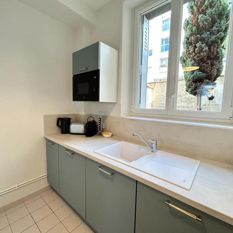 Reims - Place du forum spacieux T2 au centre-ville - Appartamento con 1 Camera da Letto - 29