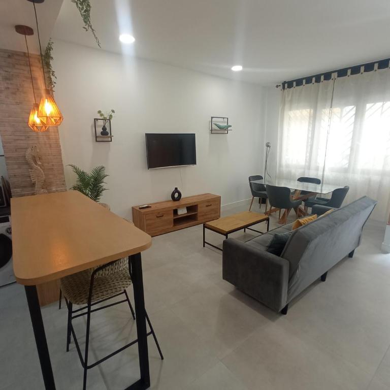 Apartamento moderno junto a estación de tren - Apartment - 4