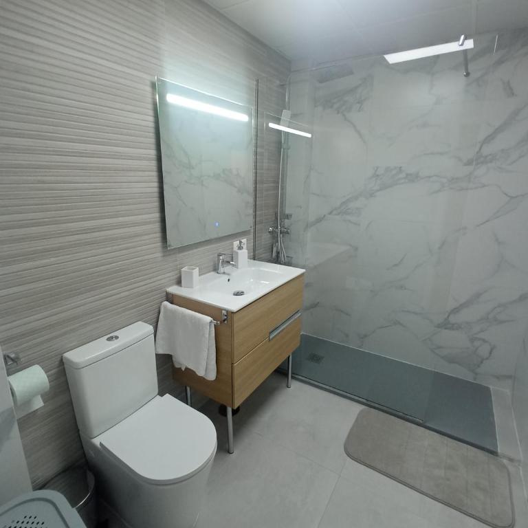 Apartamento moderno junto a estación de tren - Apartment - 10