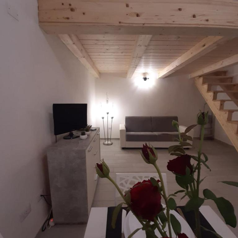 Nice apt in a street in old town - One-Bedroom Apartment - 14