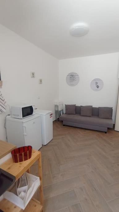 Nicaredda - One-Bedroom House - 6