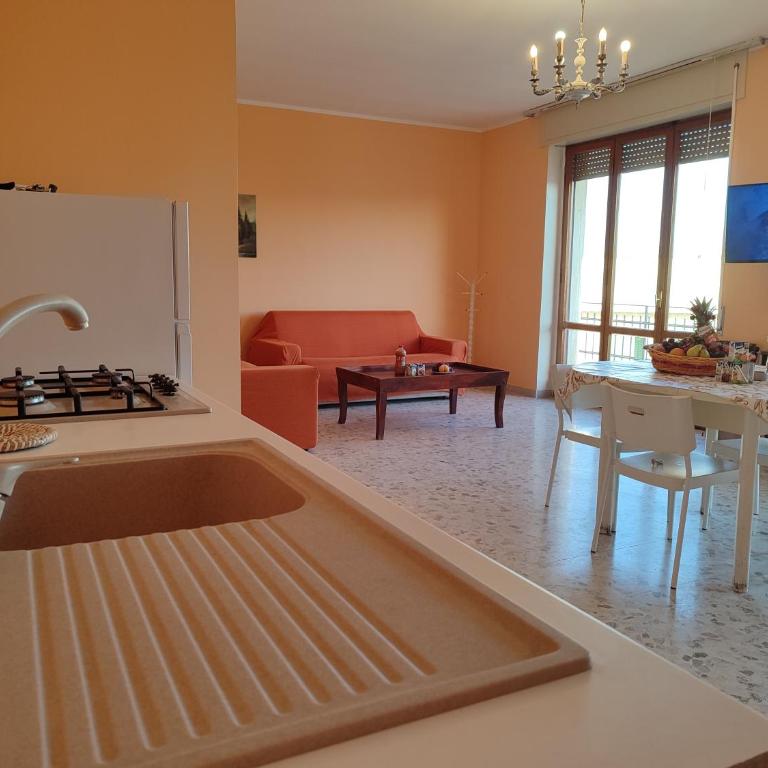 In vacanza da Rita - Appartamento con 2 Camere da Letto e Balcone - 21