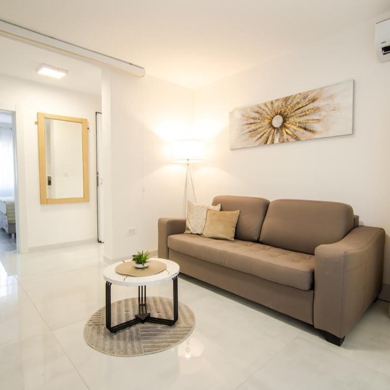 Palma Apartments - One-Bedroom Apartment with Bay View - 6