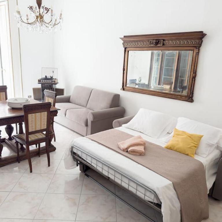 Museo&Dante - 2bedroom and 2bathroom con vista su Port'Alba - Three-Bedroom Apartment - 10