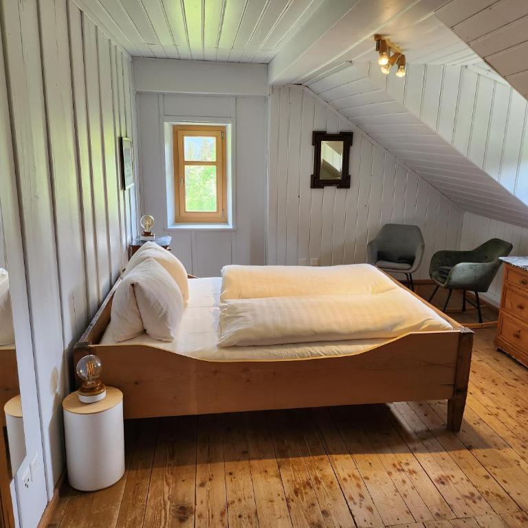 Gasthaus Crestasee - Doppelzimmer mit Seeblick - 10